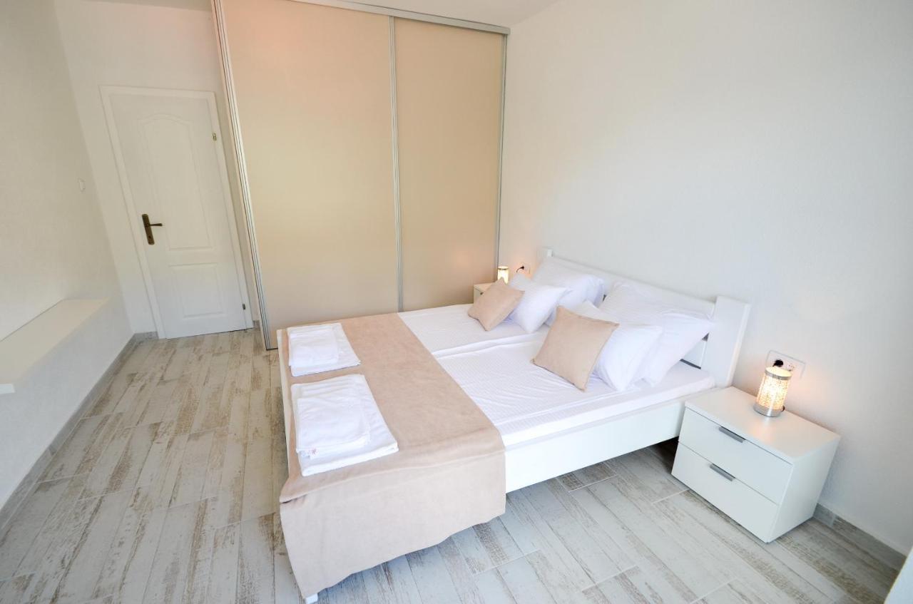 Bay View Apartment