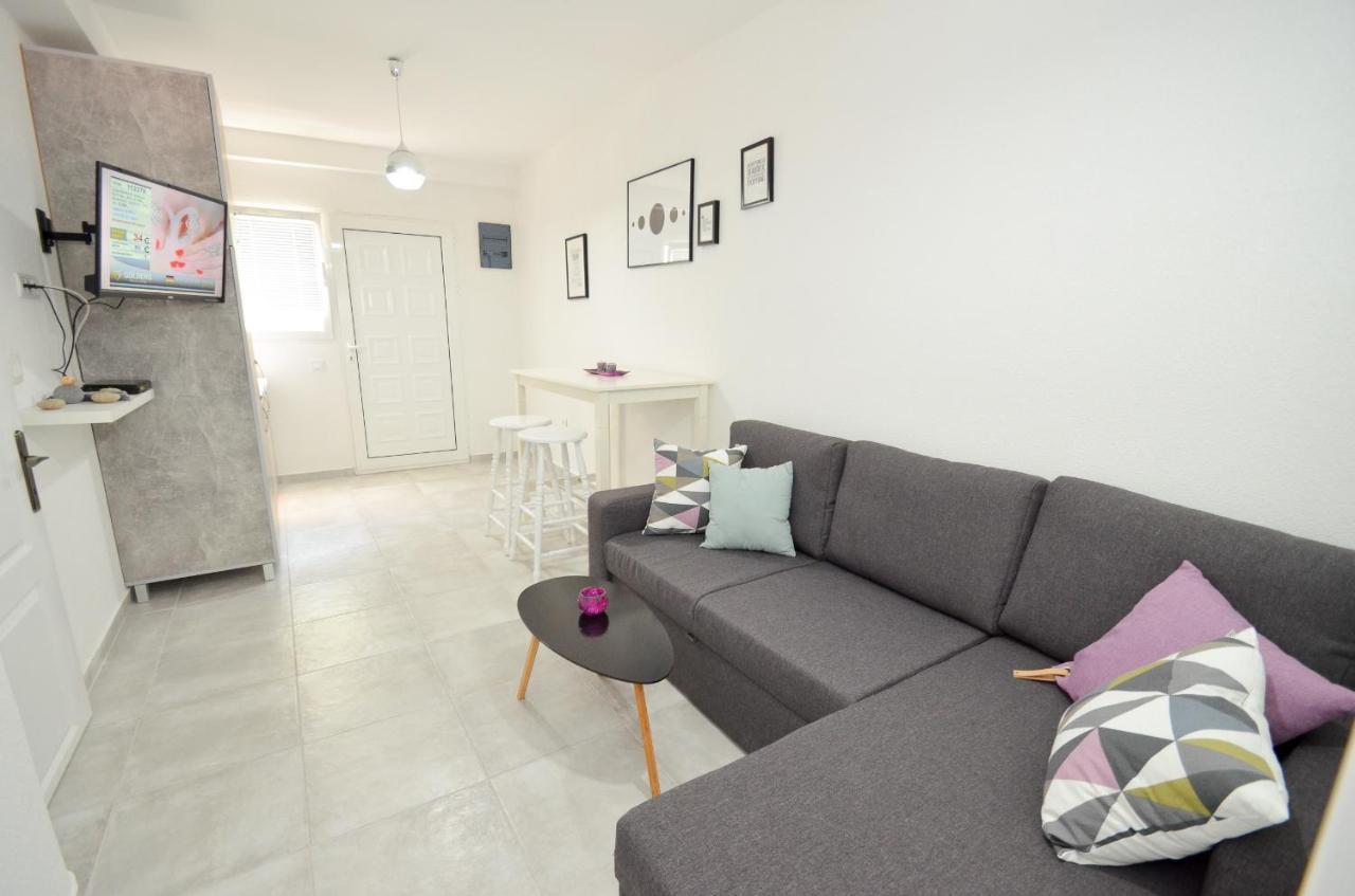 Bay View Apartment *
