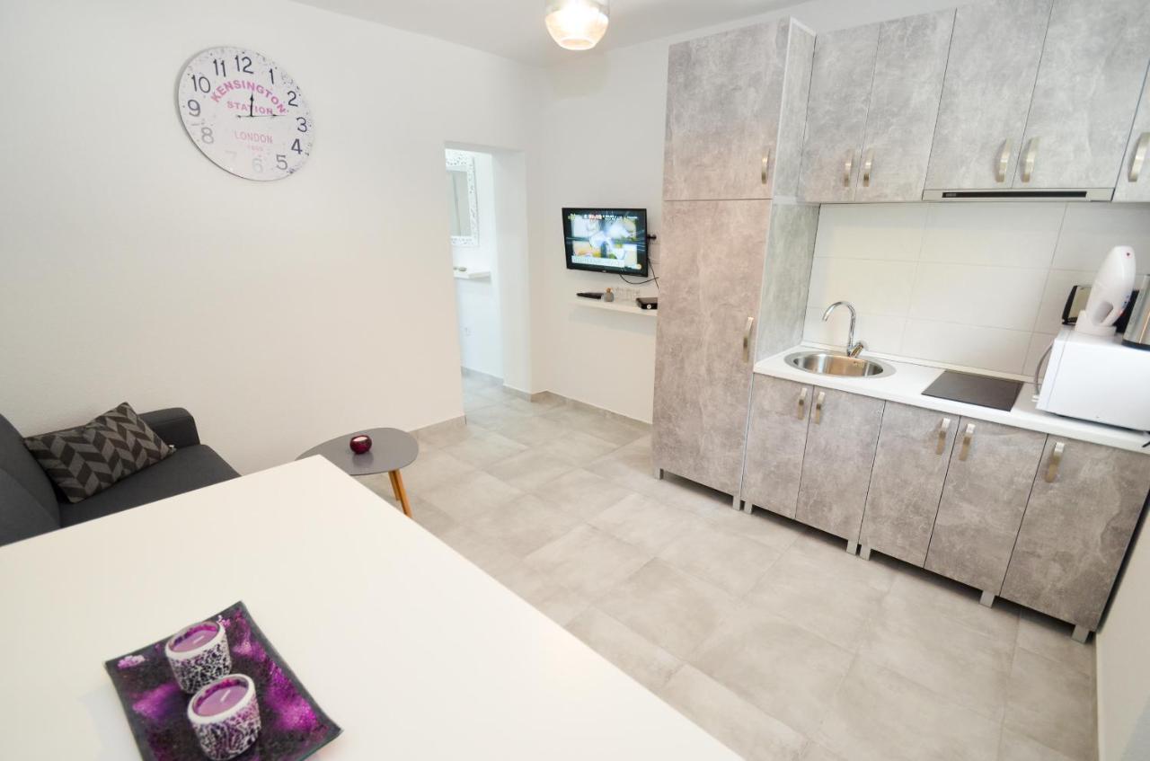 Bay View Apartment *